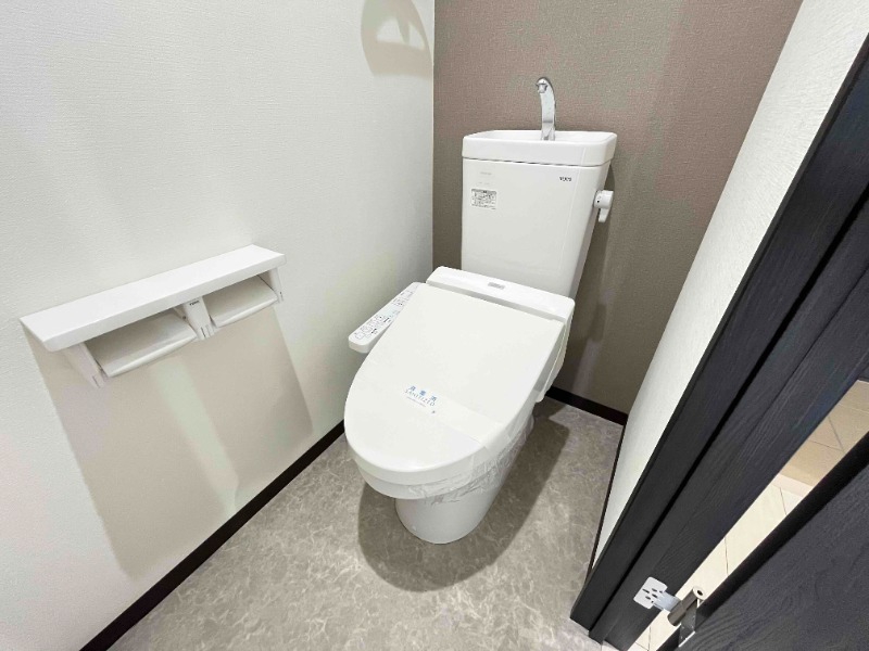 アースコートY’sシティ東神原のトイレ写真