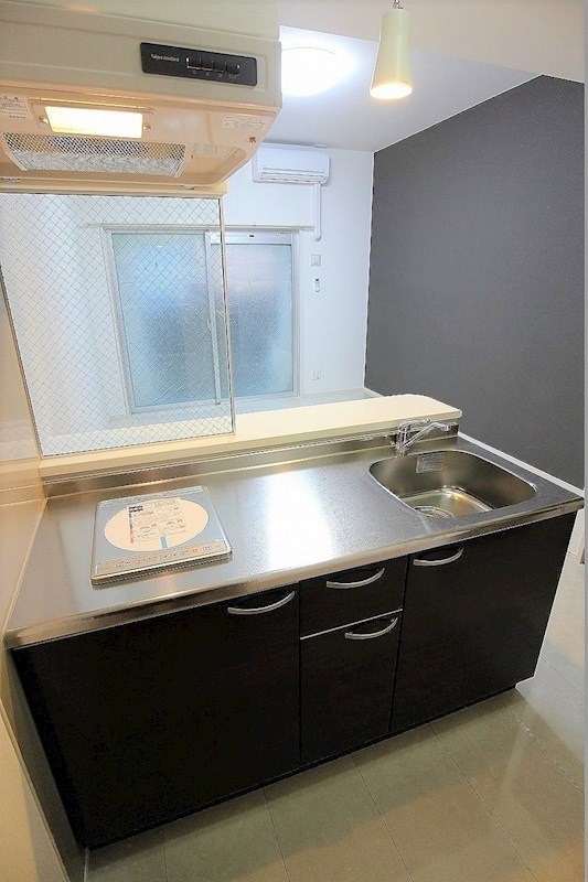 キッチン　人気のカウンターキッチンのお部屋です。