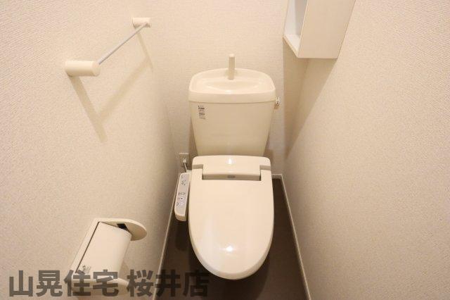 近鉄大阪線 大福駅 徒歩10分 2階建 築16年のトイレ写真