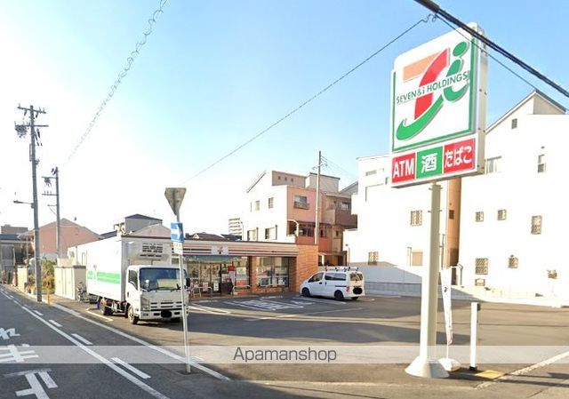 コンビニ　セブンイレブン（コンビニ）まで462m