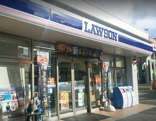 コンビニ　沖縄ファミリーマート 三原大石通り前店（コンビニ）まで935m