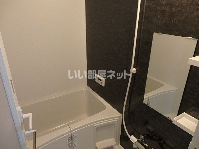仙台市地下鉄東西線 荒井駅 徒歩1分 8階建 築9年の風呂写真