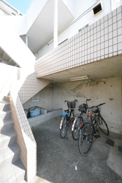 その他共有部分　★ゴミ置場と駐輪場★