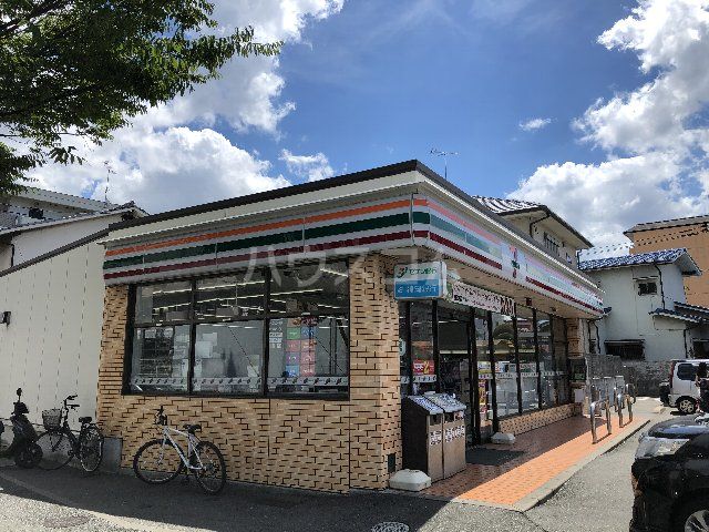 コンビニ　セブンイレブン 福岡箱崎店（コンビニ）まで210m