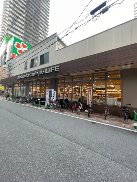 スーパー　ライフ 中崎町駅前店（スーパー）まで167m