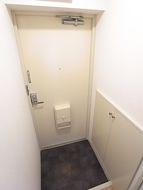 エグゼ西川の玄関写真