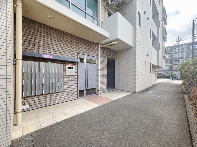ＪＲ南武線 武蔵新城駅 徒歩9分 4階建 築18年の外観写真