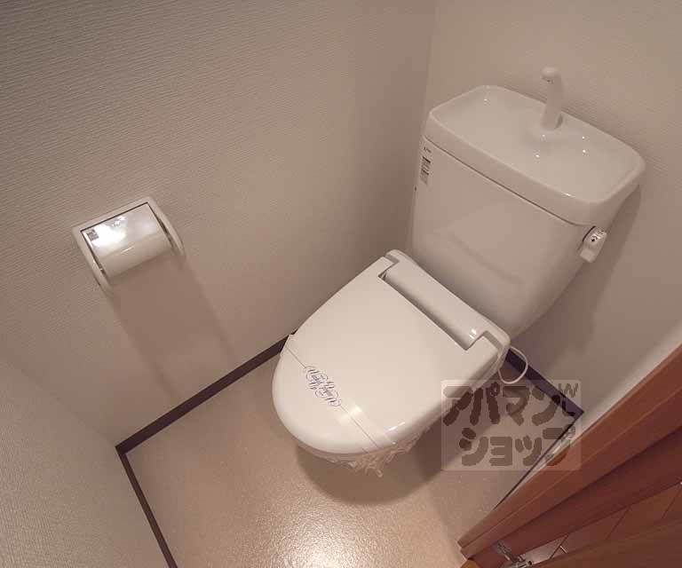 トイレ　ウォシュレット付き！