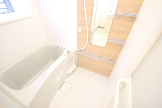 バス・シャワールーム　※別部屋の写真です