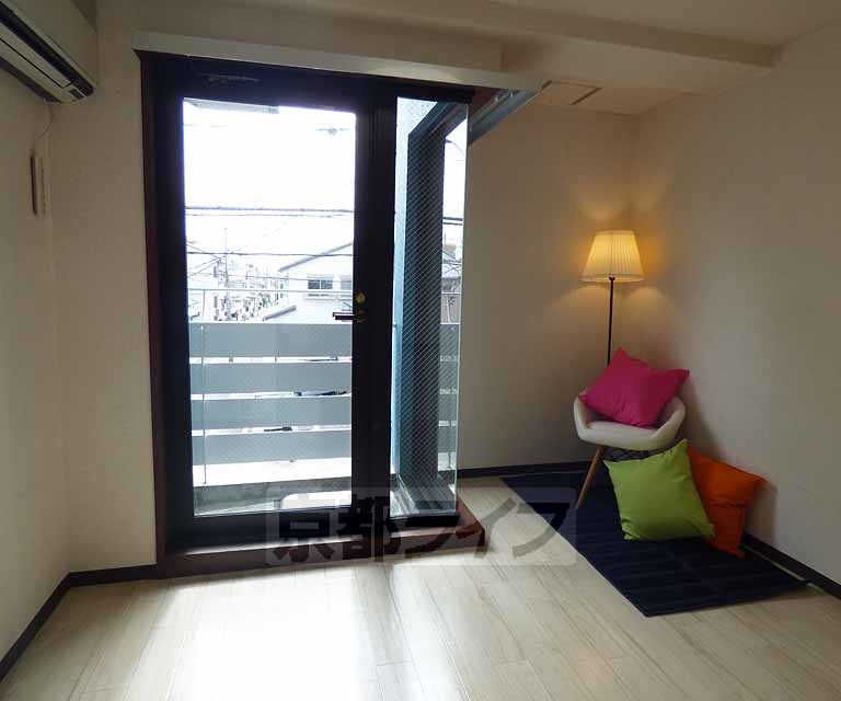 居室・リビング　広々としたお部屋になります。