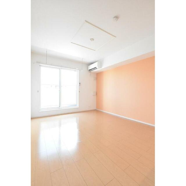 居室・リビング　こちらの物件はMODE不動産なら割引対象の１部屋です。