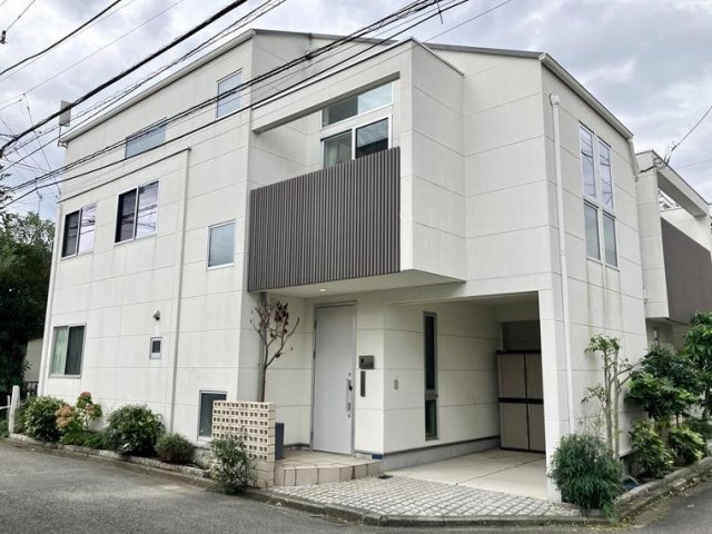 建物外観　落ち着いた雰囲気の外観です