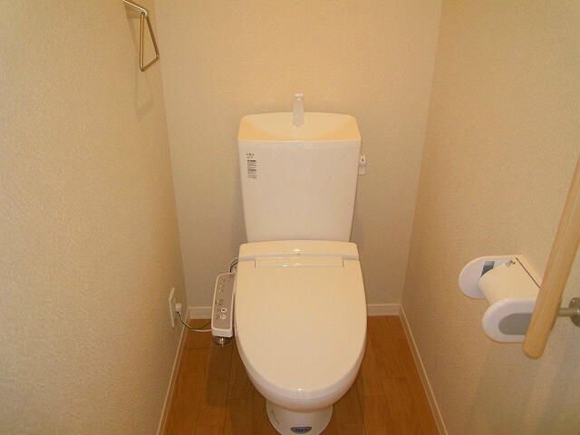 シャーメゾンBのトイレ写真