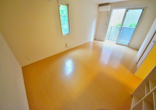 居室・リビング　★★2面採光の明るいお部屋です★★