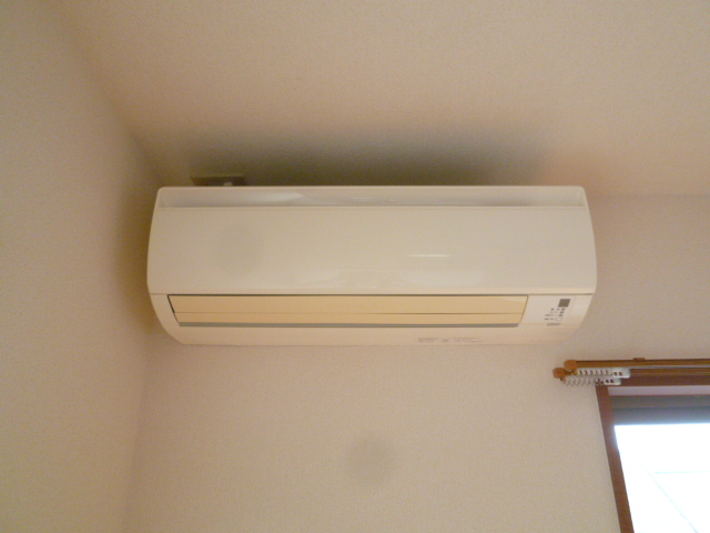 その他設備　洋室に設備でエアコン設置済
