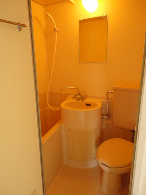 トイレ　トイレはウォシュレット付