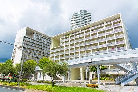 神戸市中央区脇浜海岸通のマンションの建物外観