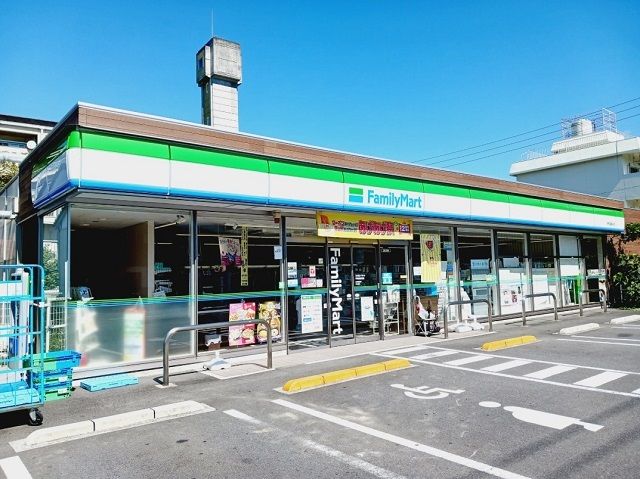 コンビニ　ファミリーマート夏目店様（コンビニ）まで600m