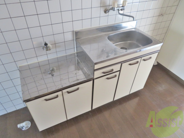 キッチン　キッチンは使いやすいサイズ感になっていますね。