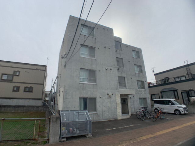 【札幌市北区新琴似十一条のマンションの建物外観】