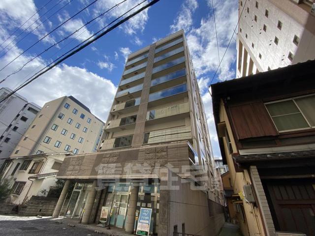 京都市南区東九条西山王町のマンションの建物外観