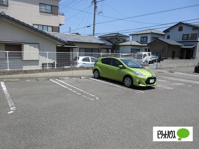 【セレスタイトの駐車場】