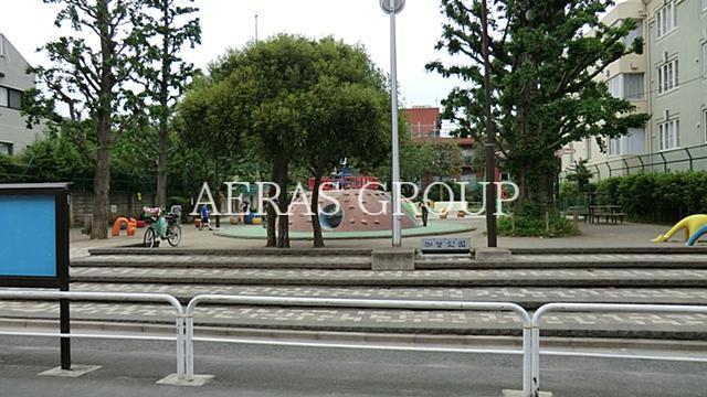 【アスティーレ市谷柳町の公園】