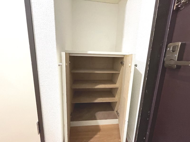 収納　シューズボックス付です