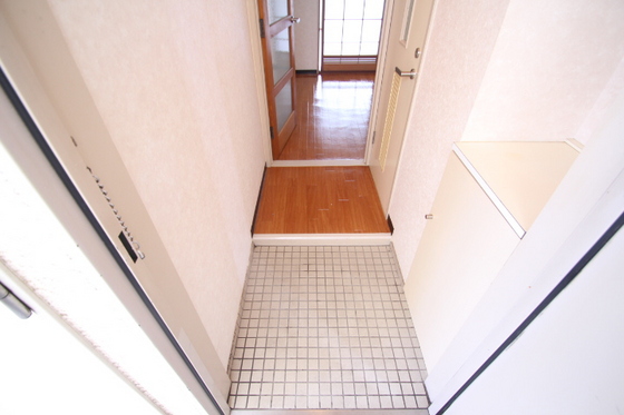 玄関　※別部屋の写真です