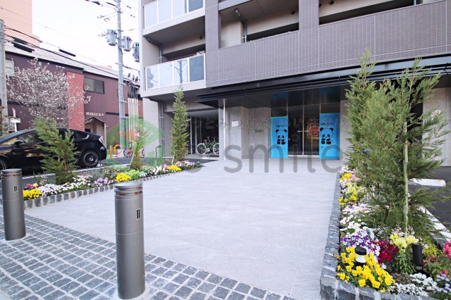 エントランス　ゆとりのあるエントランスです