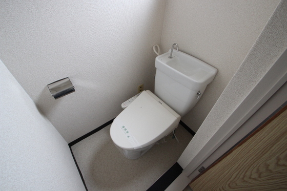 トイレ　※別号室の写真です。