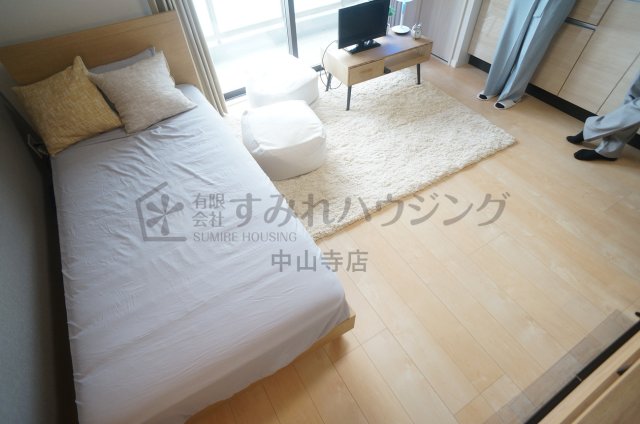 居室・リビング　参考、同建物・反転間取りの号室