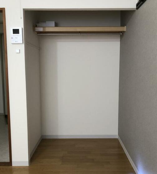 収納　押入をオープンクローゼットにリフォーム