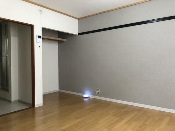 居室・リビング　洋室８帖＆オープンクローゼット