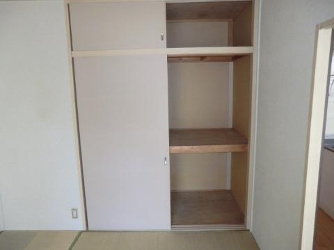 シャロームＢ　収納　押入