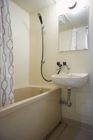 バス・シャワールーム　※同建物　他部屋の写真です。