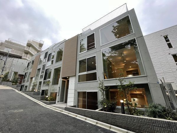 建物外観　落ち着いた雰囲気の外観です