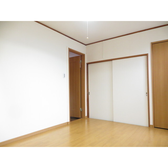 居室・リビング　※入居中のため、前回募集時の写真です。