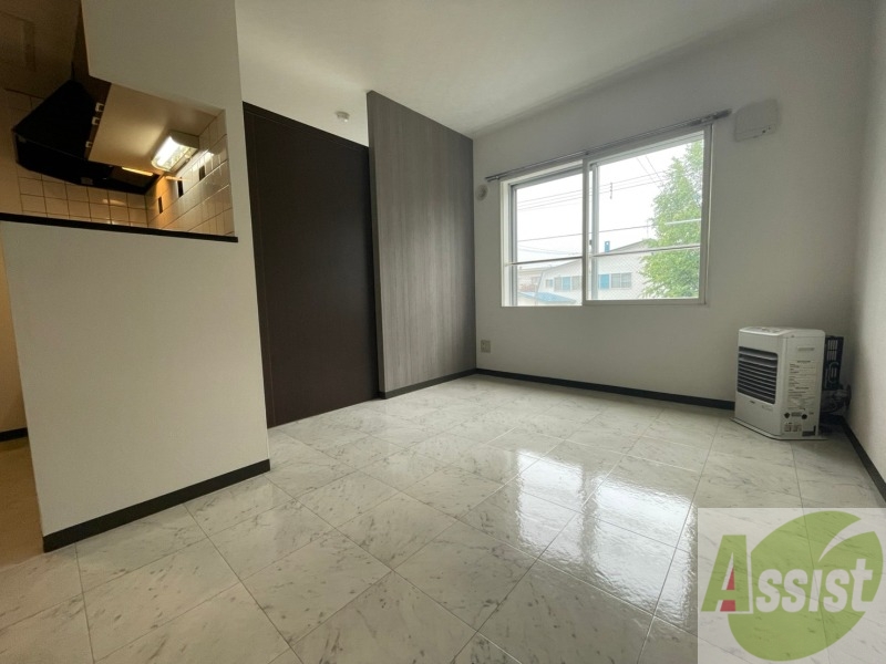 居室・リビング　広くてキレイなお部屋が広がっていて、充実した生活が送れそう。