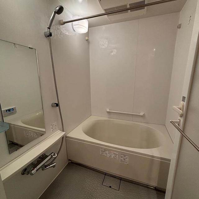 バス・シャワールーム　※写真は同タイプ住戸です。