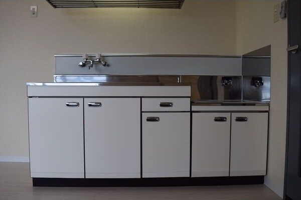 キッチン　※写真は別号室です。