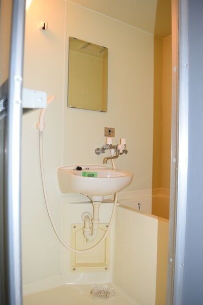 バス・シャワールーム　※写真は別号室です。