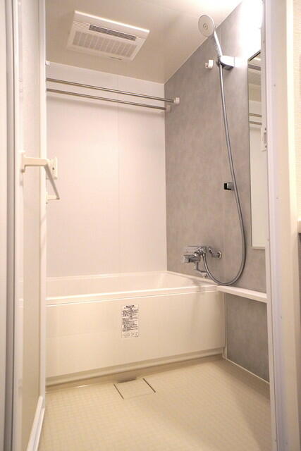 バス・シャワールーム　※写真は同タイプ住戸です。
