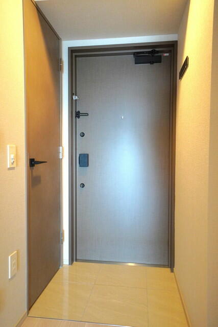 玄関　※写真は同タイプ住戸です。