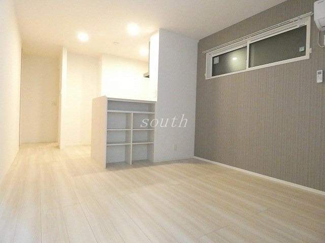 居室・リビング　洗練された清潔感漂う清楚な仕上がり