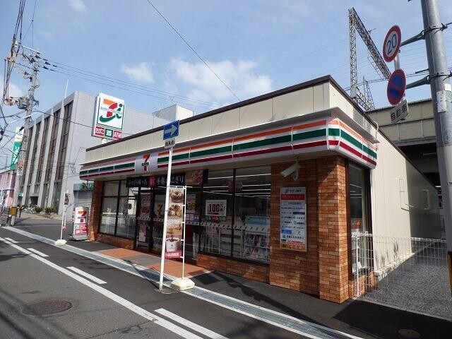 コンビニ　セブンイレブン（コンビニ）まで171m