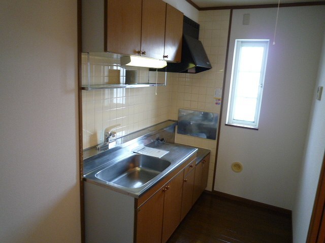 キッチン　キッチン脇には窓があります