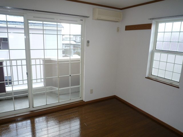 居室・リビング　明るいリビング