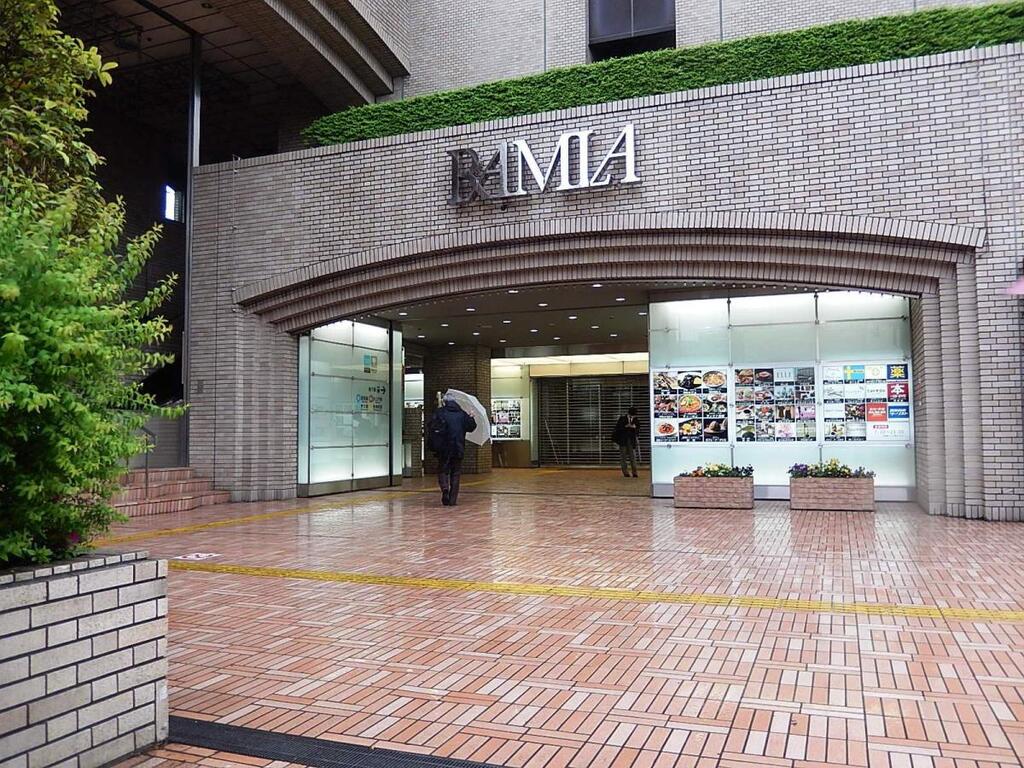 ショッピングセンター　飯田橋セントラルプラザラムラ（ショッピングセンター）まで609m