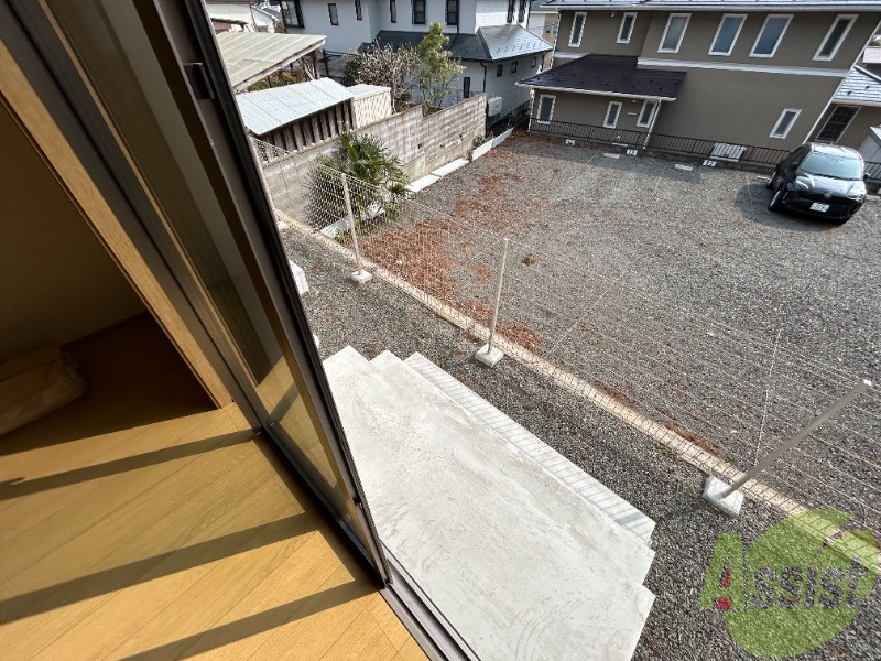 バルコニー　バルコニーはありませんでしたが洗濯物を干すスペースはあります